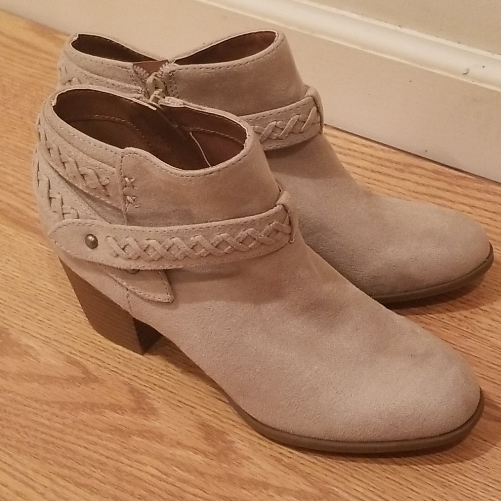 NEW Indigo rd. Sammy Braided Booties in Tan